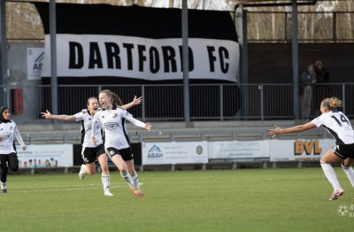 2025-26 v Keynsham Abbey puts Darts 2-0 up.jpg