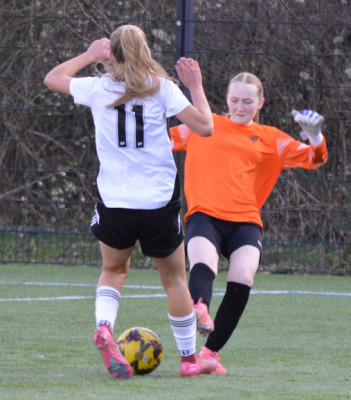 2025-2026 v USP Storm 5-0 Issy goes on to scores Darts' second.jpg